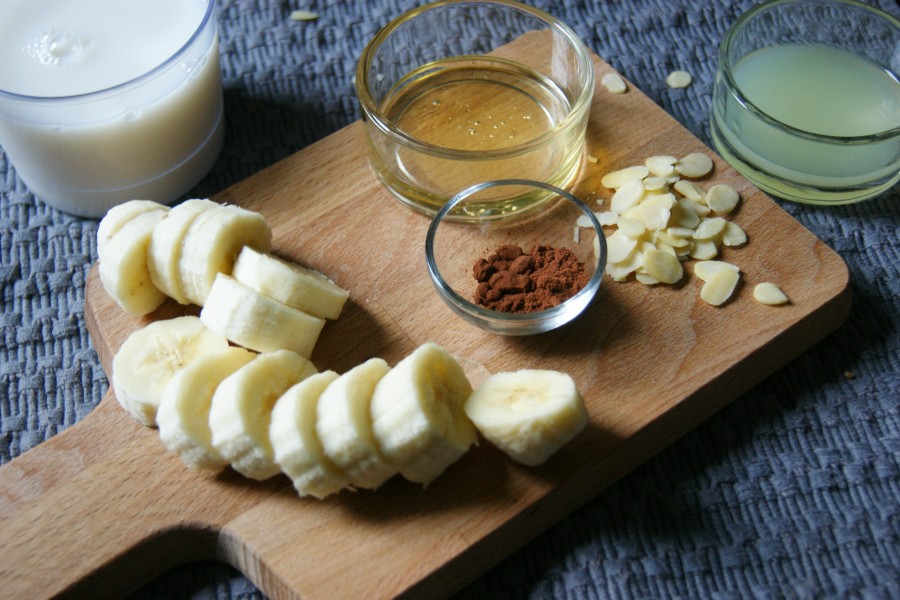 ingredients smoothie amande banane miel