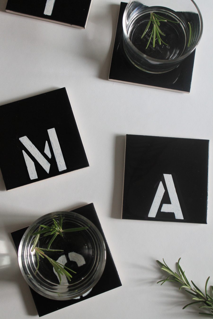 DIY DESSOUS DE VERRE NOIR